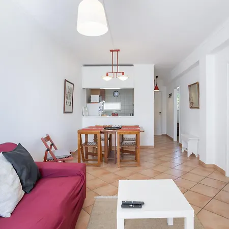 Cozy 2br In With Balcony, By Hopstays * 알부페이라