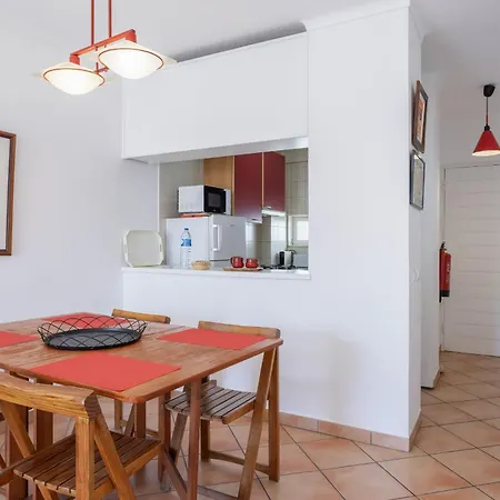 Cozy 2br In With Balcony, By Hopstays 아파트 *
