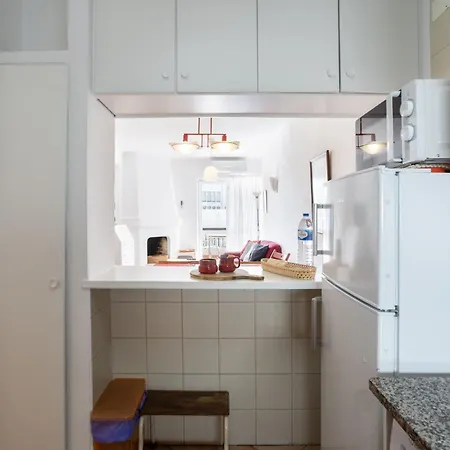 아파트 Cozy 2br In With Balcony, By Hopstays 알부페이라