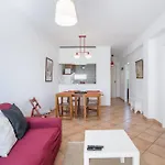 Cozy 2br In With Balcony, By Hopstays * 알부페이라