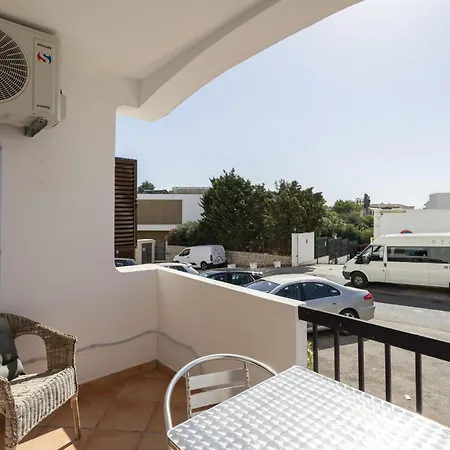 Cozy 2br In With Balcony, By Hopstays شقة البوفيرا