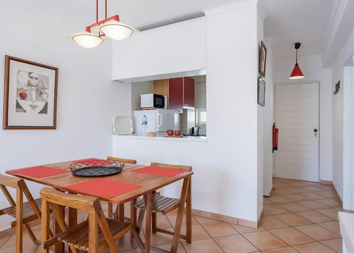 Cozy 2br In With Balcony, By Hopstays Apartmán *