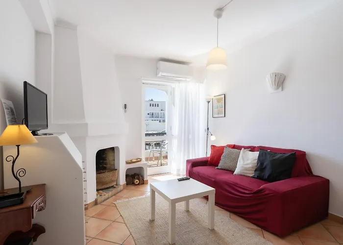 Cozy 2br In With Balcony, By Hopstays * 알부페이라