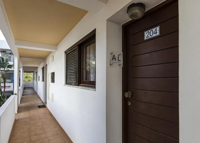 아파트 Cozy 2br In With Balcony, By Hopstays 알부페이라