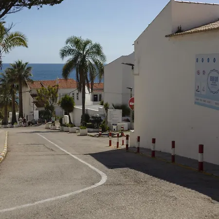 Apartment Cozy 2br In With Balcony, By Hopstays *